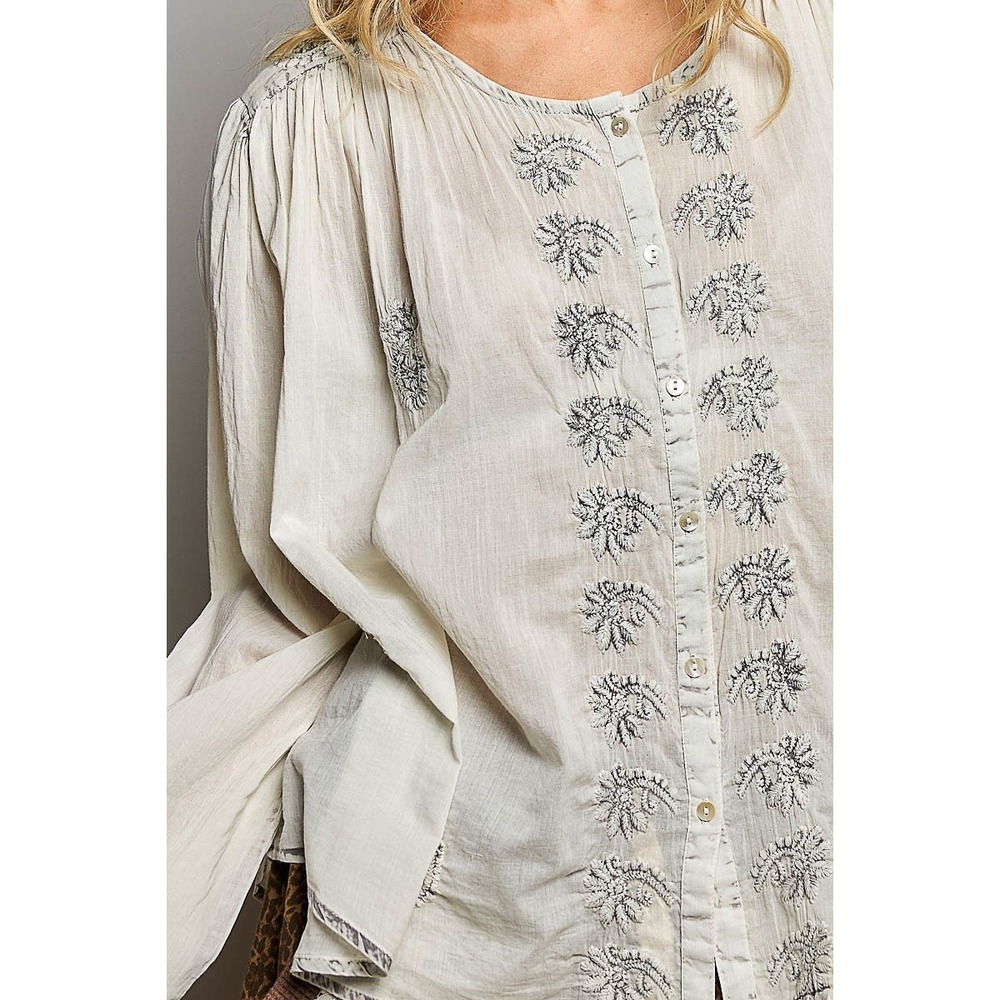 POL Embroidered Button Front Woven Shirt - Large - Picture 6 of 7